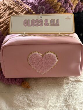 Gloss & Go cosmetic bag
